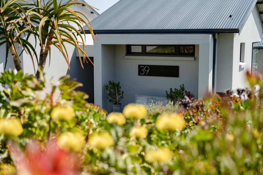 4 Bedroom Property for Sale in Brackenridge Western Cape